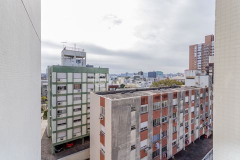 Image 10 - 884124