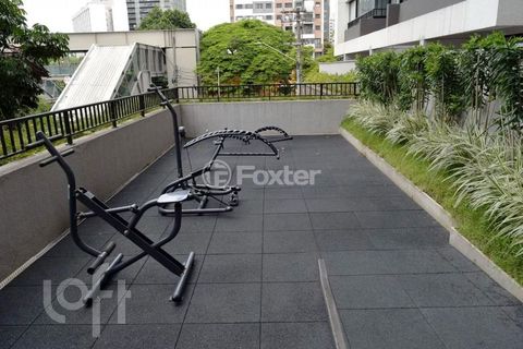 Image 7 - 884131