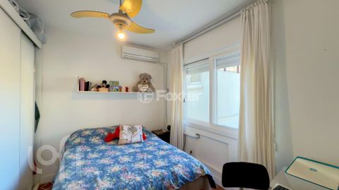 Image 7 - 884135