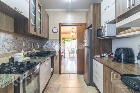 Image 8 - 884136