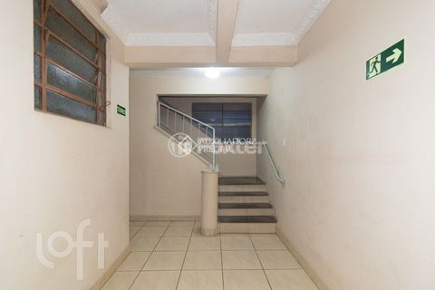 Image 16 - 884137
