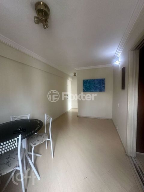 Image 7 - 884140