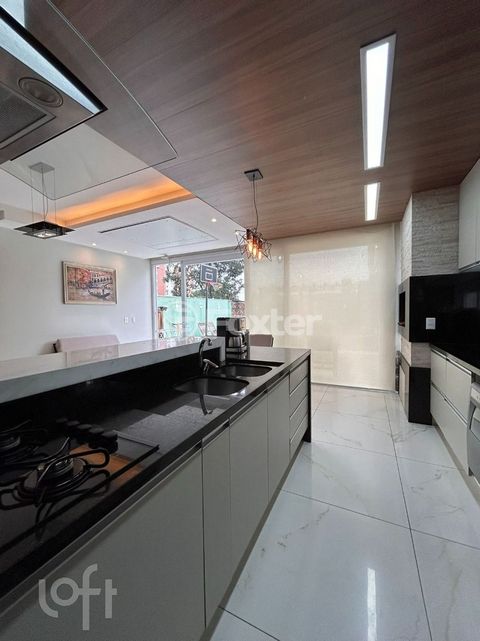Image 17 - 884141