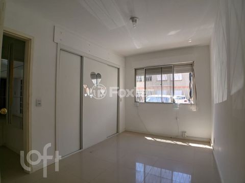 Image 10 - 884142