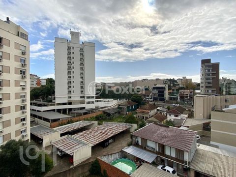 Image 13 - 884155