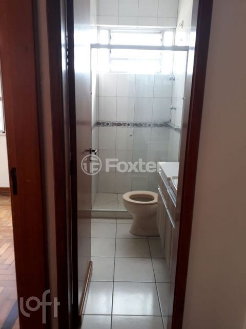 Image 7 - 884156