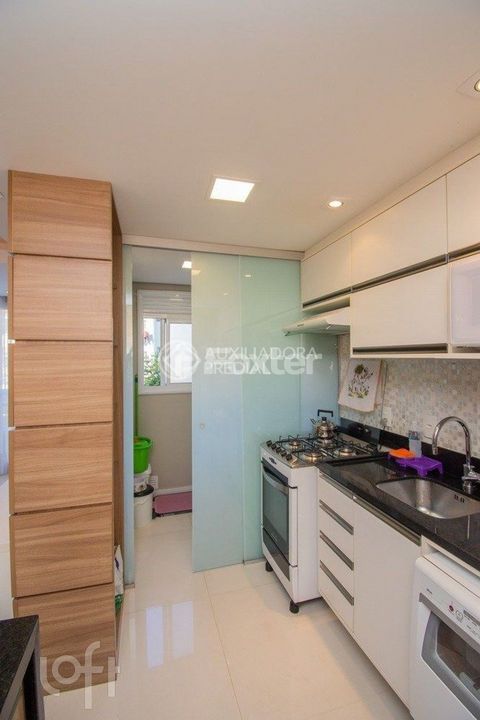 Image 8 - 884172