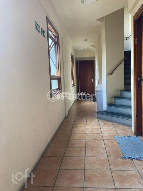 Image 4 - 884173
