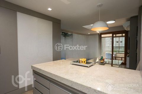 Image 8 - 884173