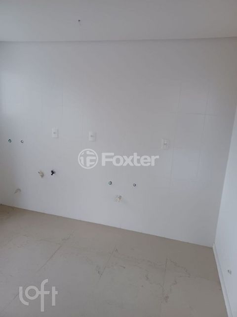Image 1 - 884181