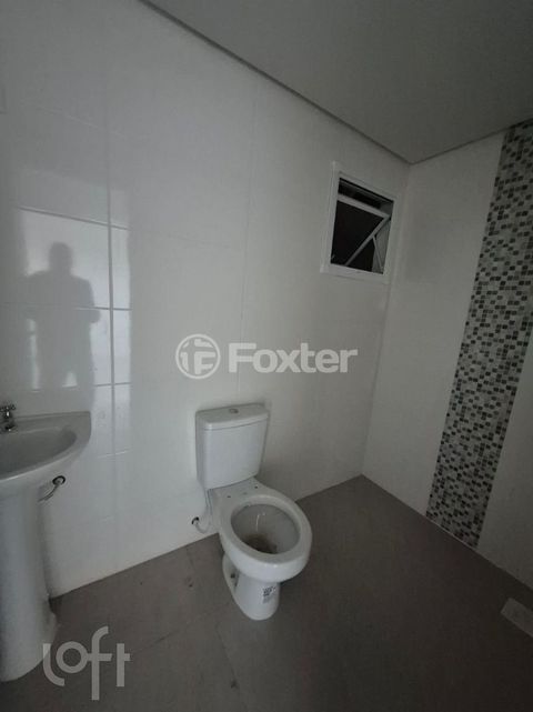 Image 8 - 884184