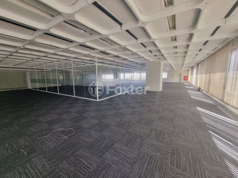 Image 8 - 884190
