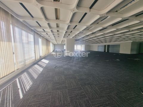 Image 11 - 884190