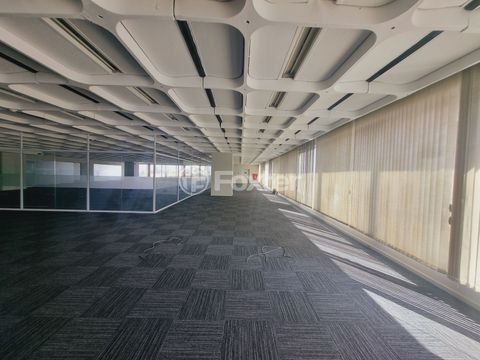 Image 7 - 884190
