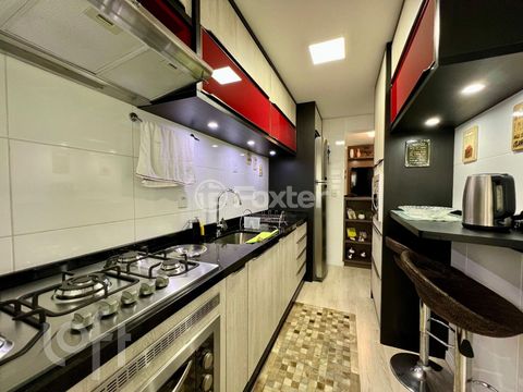Image 7 - 884194