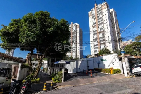 Image 3 - 884200