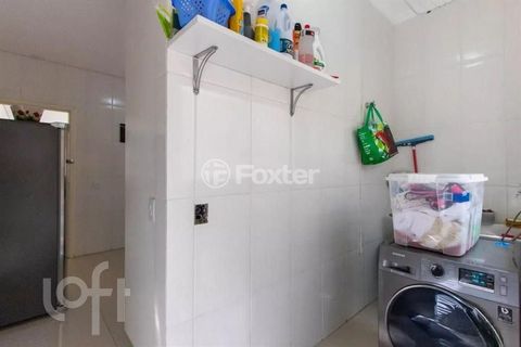 Image 8 - 884204