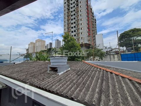 Image 11 - 884205