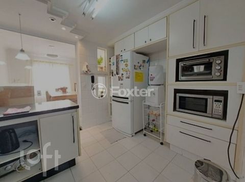 Image 3 - 884209