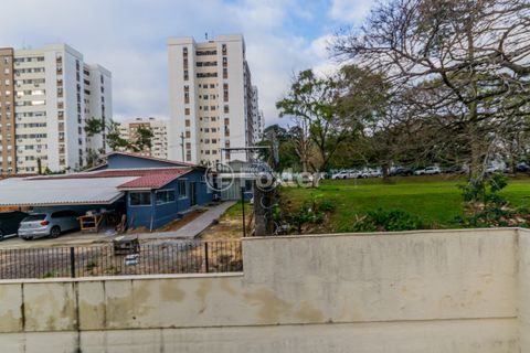 Image 14 - 884213