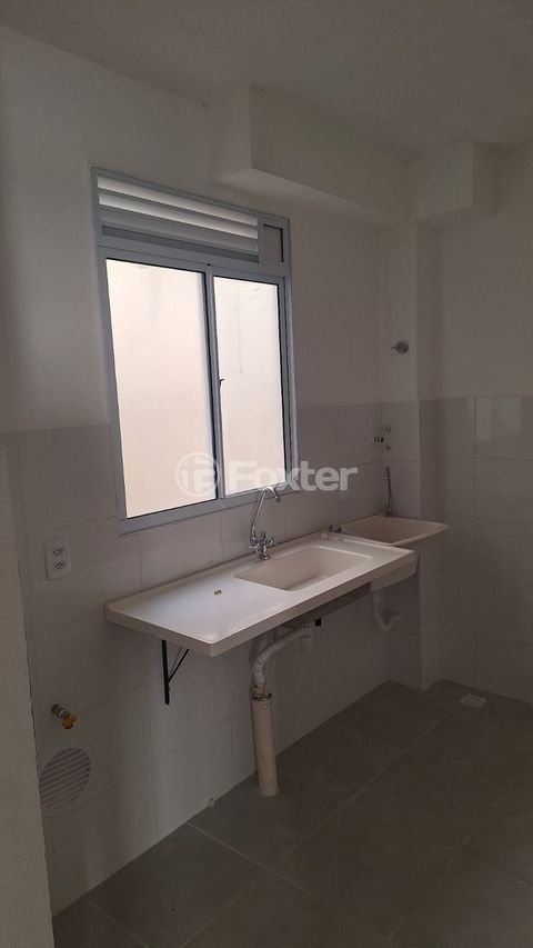 Image 7 - 884217