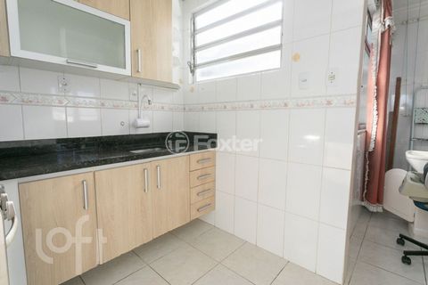 Image 9 - 884219