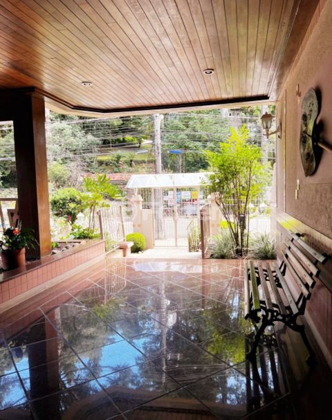 Image 2 - 884222