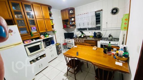 Image 9 - 884228