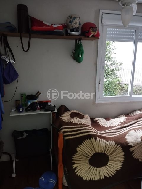 Image 8 - 884230