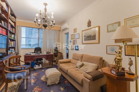Image 11 - 884232