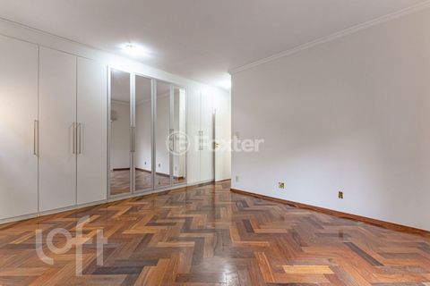 Image 7 - 884234
