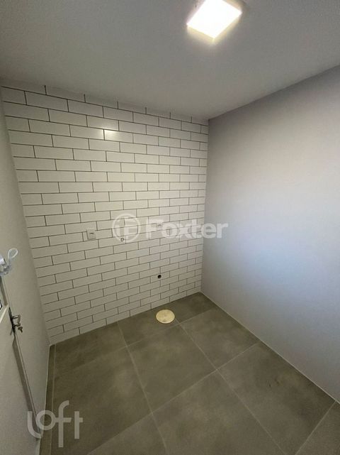 Image 7 - 884241