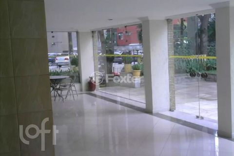 Image 5 - 884297