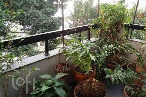 Image 9 - 884300
