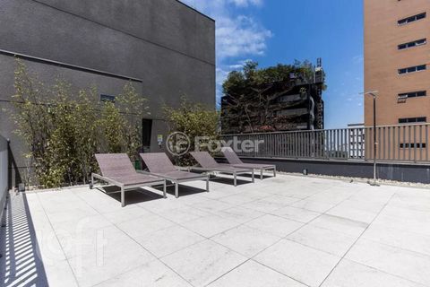Image 16 - 884303