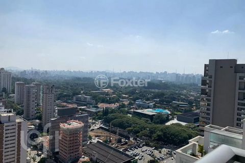 Image 9 - 884306