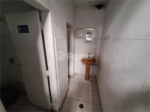 Image 4 - 884313