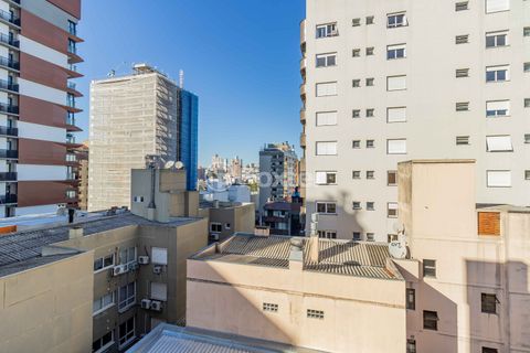 Image 9 - 884341