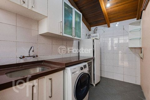 Image 7 - 884346