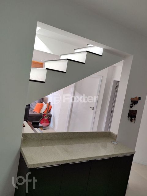 Image 9 - 884352