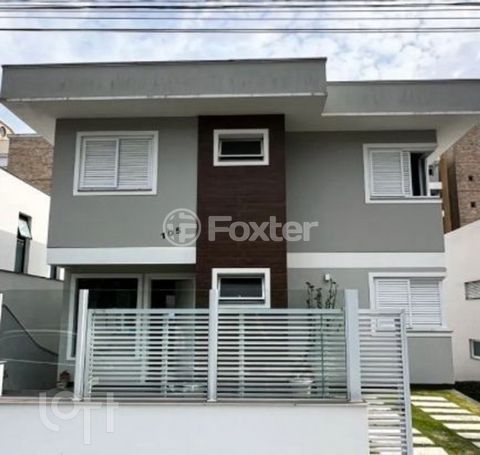 Image 4 - 884352