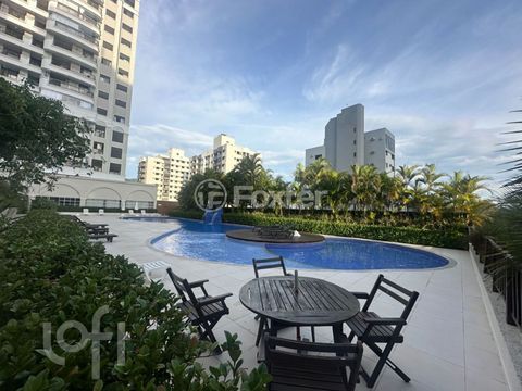 Image 5 - 884354