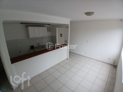 Image 7 - 884355