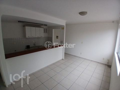 Image 3 - 884355