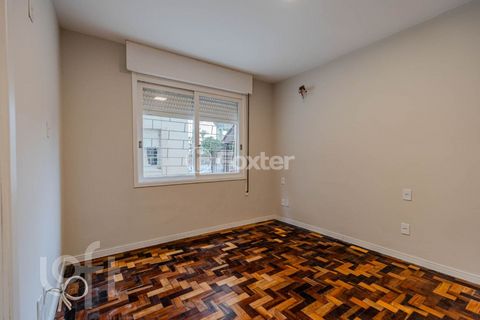 Image 8 - 884357