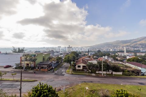 Image 17 - 884361