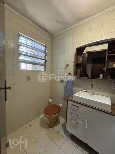 Image 9 - 884365