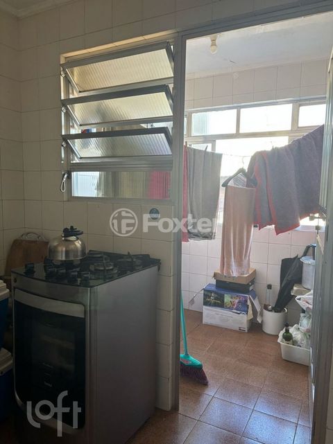 Image 7 - 884365