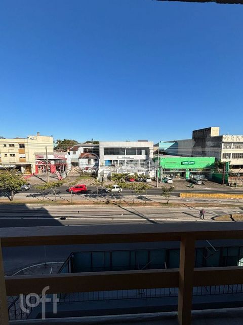 Image 0 - 884365