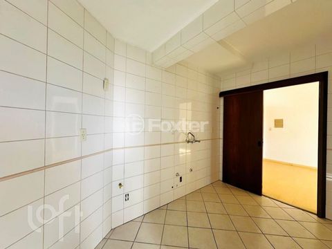 Image 7 - 884368
